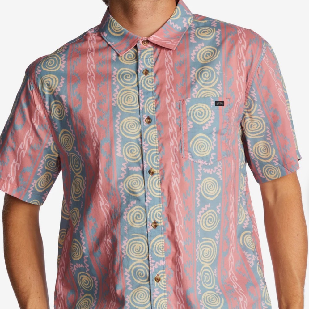 Boy’s Billabong Sundays Short Sleeve Shirt NWT